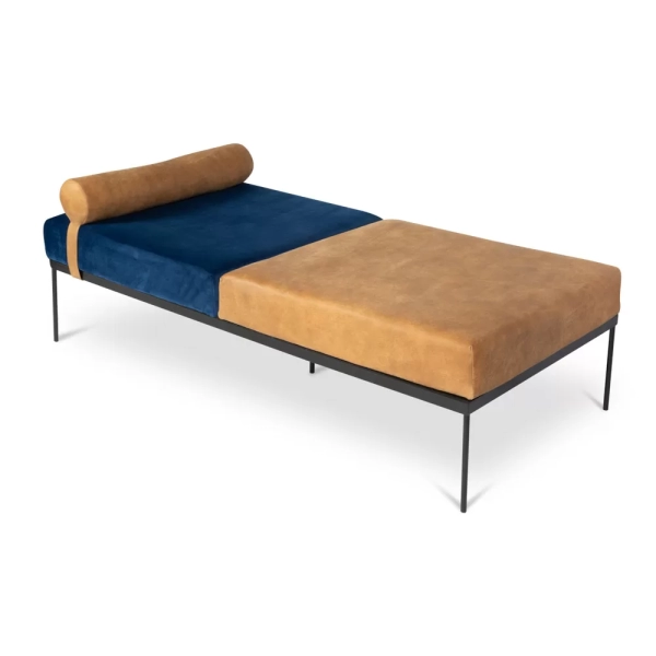 Daybed E-commerce image by product photographers Alter Image B