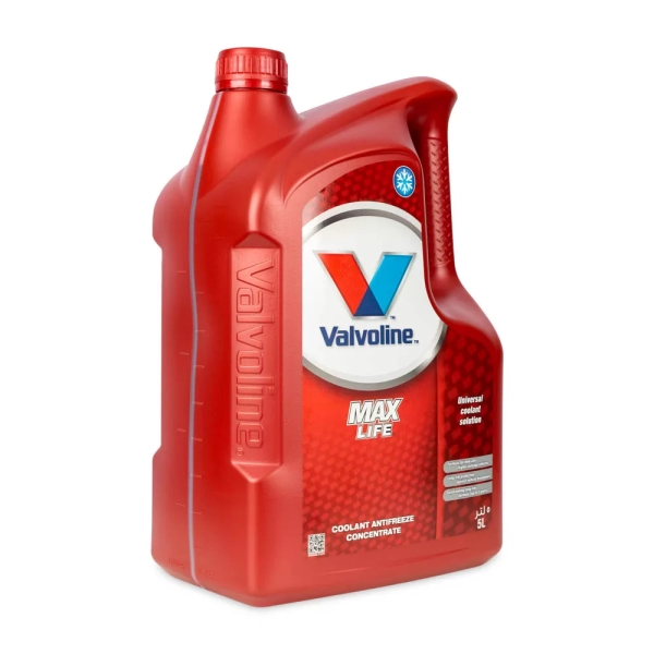 Packshot photography of motor oil C